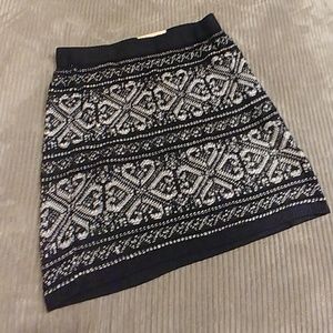 🎉SALE🎉Maurices Sweater Style Skirt Large NWT